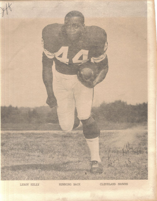 1968 autographed Leroy Kelly Photo