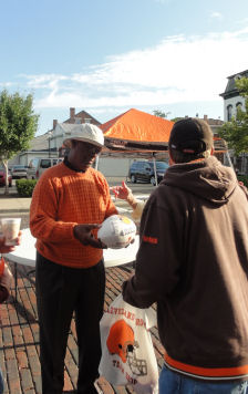 Browns running back Ernie Green shows up first